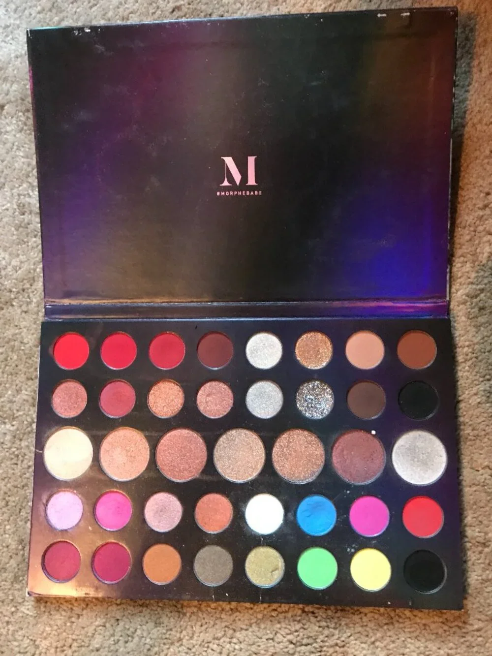 Morphe  eyeshadow  pallet